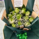 one dozen roses bouquet